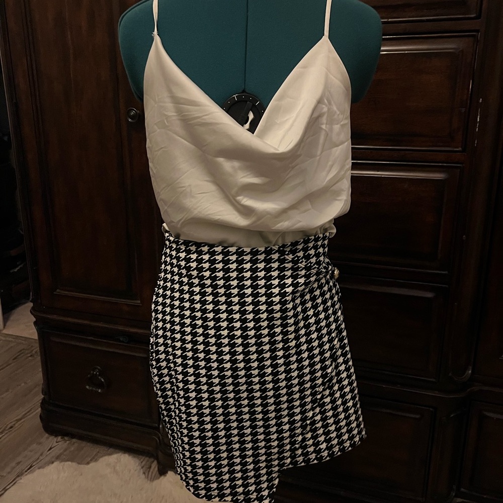 Chic Black & White Houndstooth Skirt with Ivory Cami